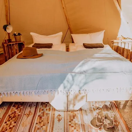 Glampingresort Raus Am In Spaden Campsite